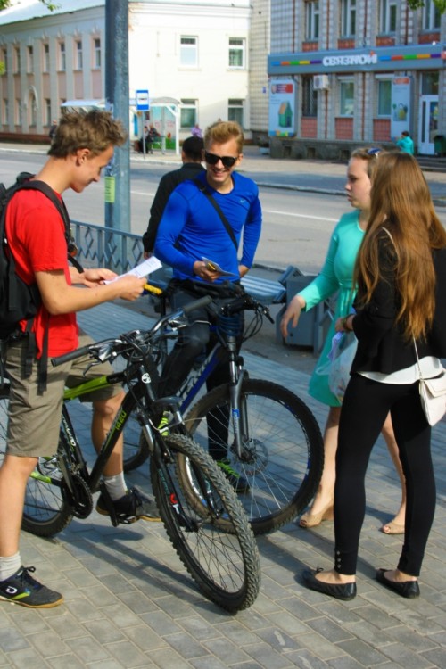 Такие листовки велосипедисты получали на улицах Сыктывкара.
